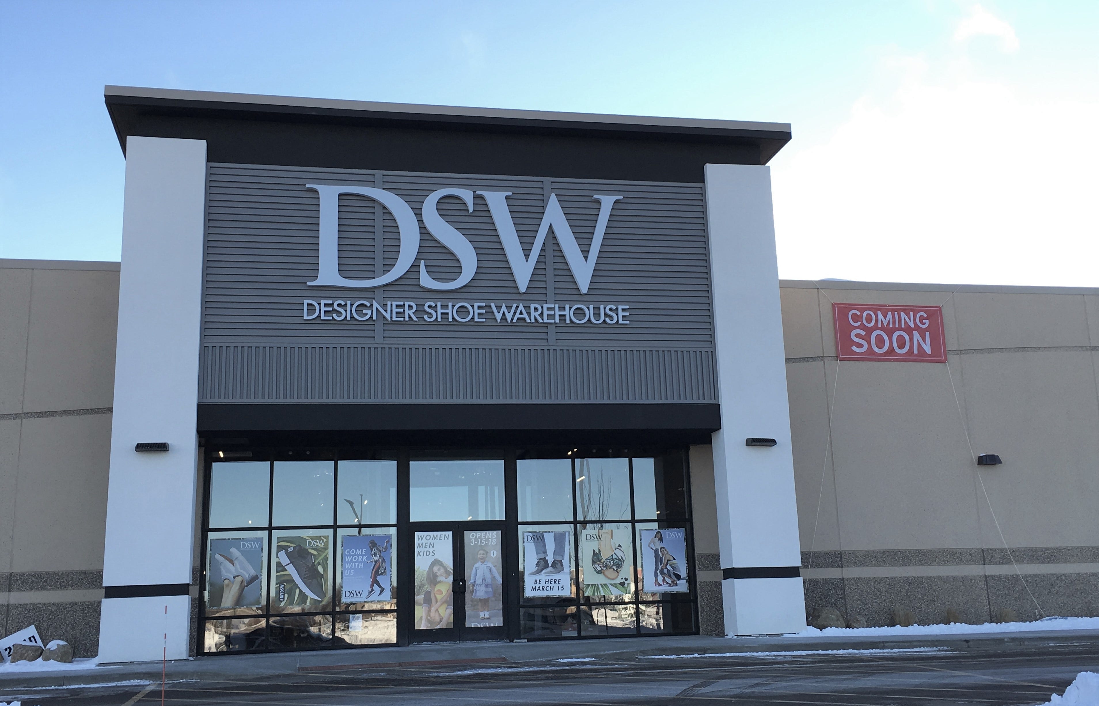 the closest dsw shoe store